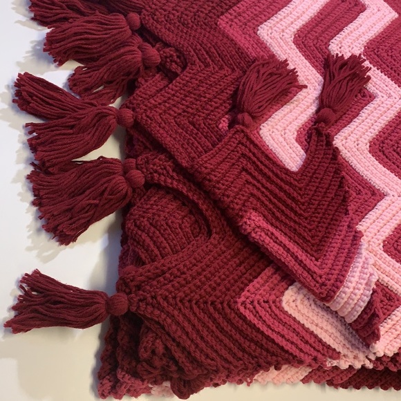 Vintage Handmade Wool Knitted Throw Bed Cover/ Blanket with Tassels Chevron - Picture 3 of 11